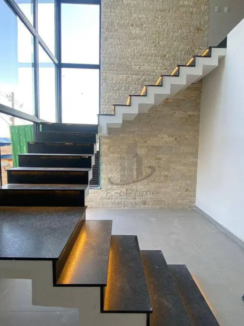 Casa com 4 quartos à venda, 300m2 em Volta Redonda - RJ - imagem 4 Foto 4 de Casa com 4 quartos à venda, 300m2 em Volta Redonda - RJ