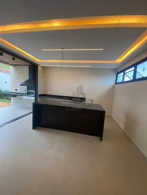 Casa com 4 quartos à venda, 300m2 em Volta Redonda - RJ - imagem 5 Foto 5 de Casa com 4 quartos à venda, 300m2 em Volta Redonda - RJ