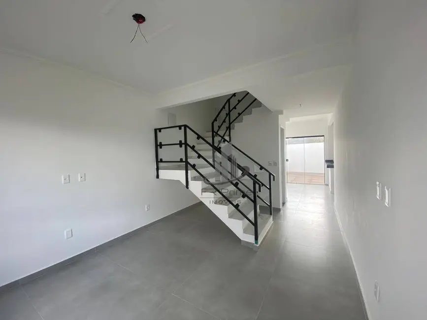 Foto 2 de Casa com 3 quartos à venda, 105m2 em Jardim Amália, Volta Redonda - RJ