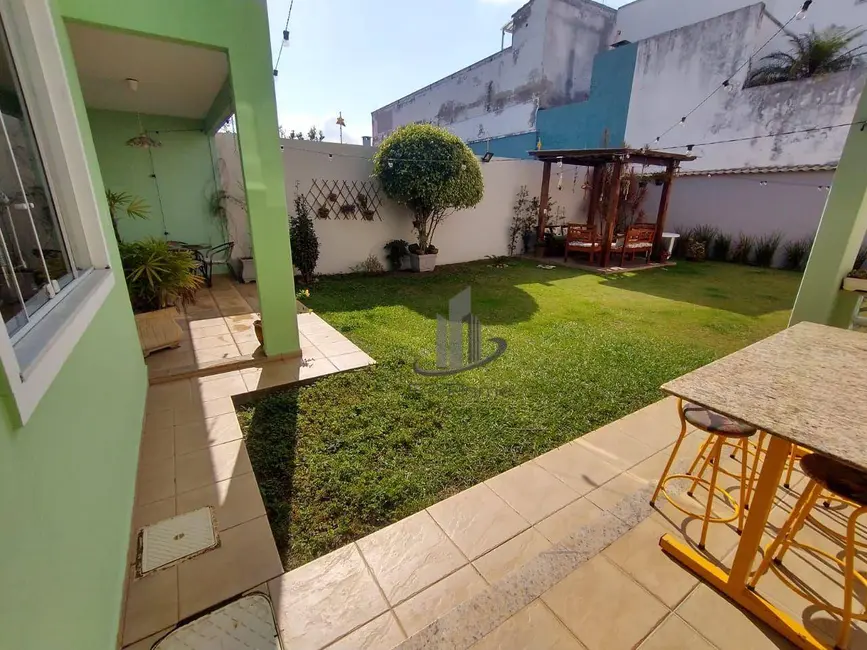 Casa com 3 quartos à venda, 334m2 em Jardim Amália, Volta Redonda - RJ - imagem 8 Foto 8 de Casa com 3 quartos à venda, 334m2 em Jardim Amália, Volta Redonda - RJ