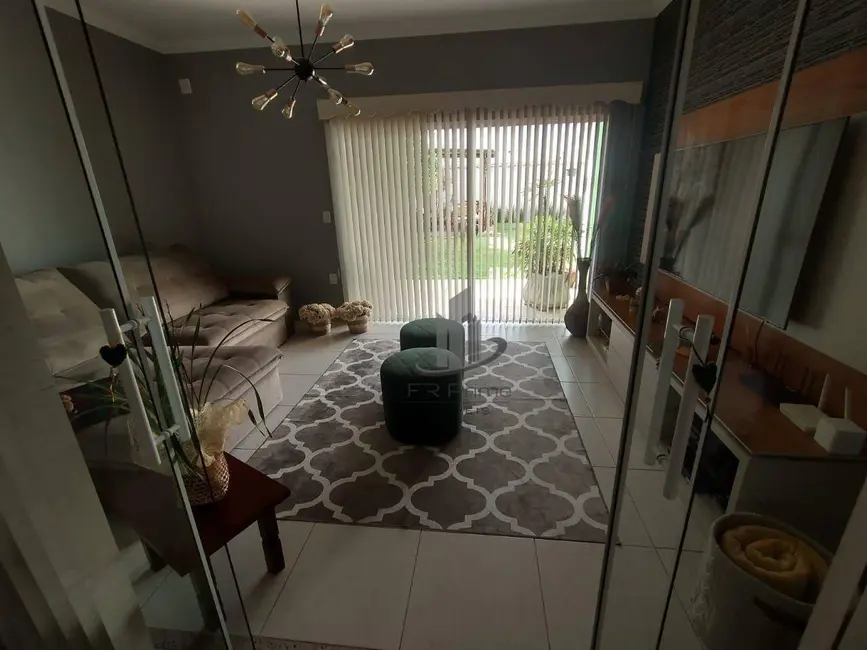 Casa com 3 quartos à venda, 334m2 em Jardim Amália, Volta Redonda - RJ - imagem 5 Foto 5 de Casa com 3 quartos à venda, 334m2 em Jardim Amália, Volta Redonda - RJ