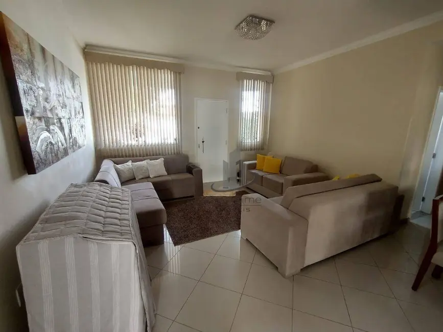 Foto 2 de Casa com 3 quartos à venda, 334m2 em Jardim Amália, Volta Redonda - RJ