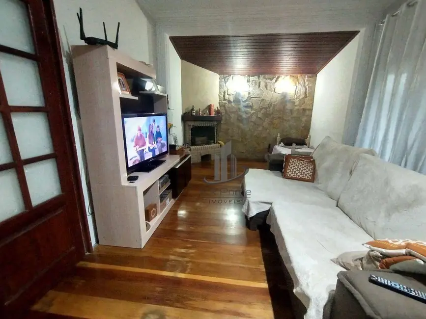 Chácara com 4 quartos à venda, 2150m2 em Pirai - RJ - imagem 8 Foto 8 de Chácara com 4 quartos à venda, 2150m2 em Pirai - RJ