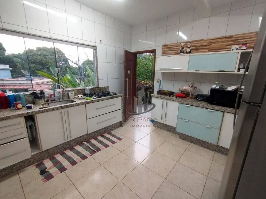 Chácara com 4 quartos à venda, 2150m2 em Pirai - RJ - imagem 4 Foto 4 de Chácara com 4 quartos à venda, 2150m2 em Pirai - RJ