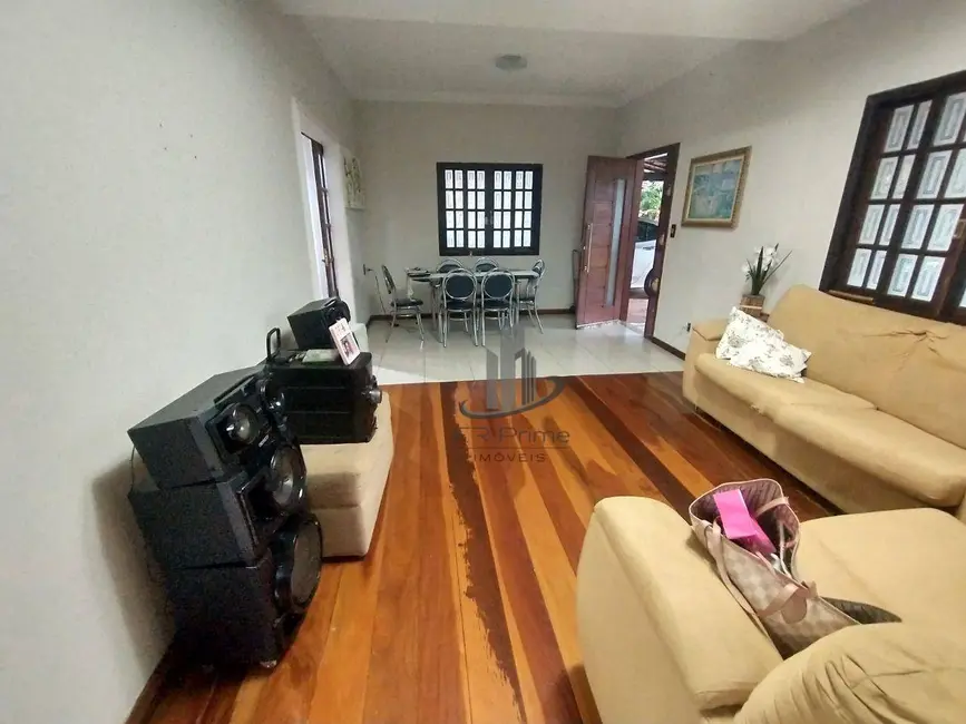 Chácara com 4 quartos à venda, 2150m2 em Pirai - RJ - imagem 3 Foto 3 de Chácara com 4 quartos à venda, 2150m2 em Pirai - RJ