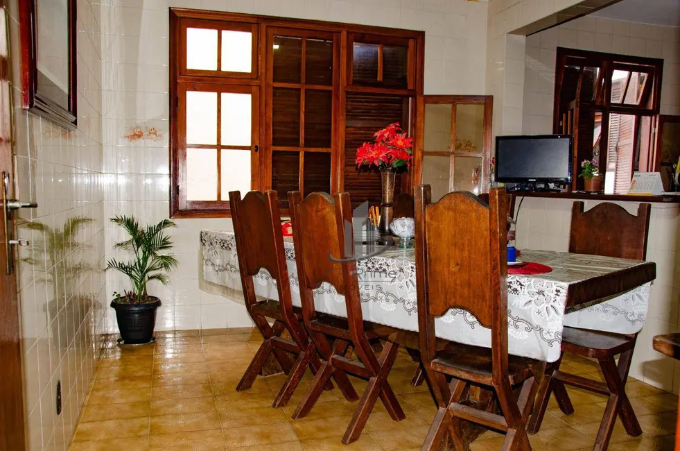 Casa com 6 quartos à venda, 478m2 em Jardim Belvedere, Volta Redonda - RJ - imagem 6 Foto 6 de Casa com 6 quartos à venda, 478m2 em Jardim Belvedere, Volta Redonda - RJ