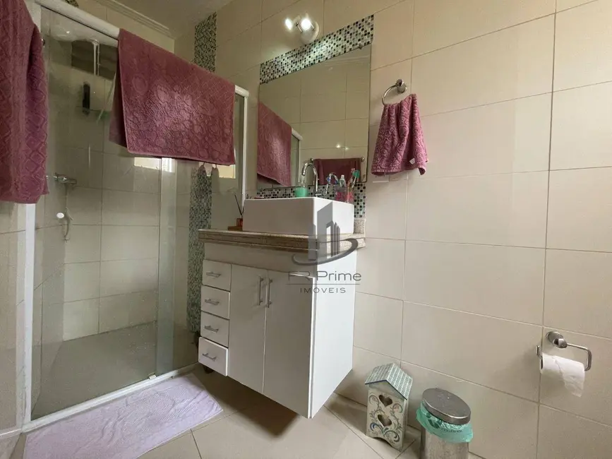 Apartamento com 2 quartos à venda, 97m2 em Bom Jesus, Volta Redonda - RJ - imagem 6 Foto 6 de Apartamento com 2 quartos à venda, 97m2 em Bom Jesus, Volta Redonda - RJ