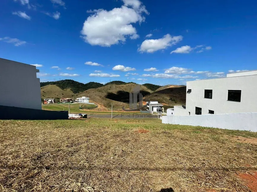 Foto 1 de Terreno / Lote à venda, 423m2 em Volta Redonda - RJ