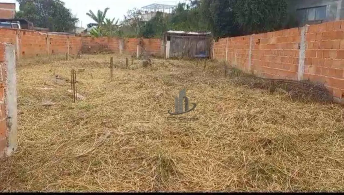 Foto 1 de Terreno / Lote à venda, 345m2 em Roma, Volta Redonda - RJ