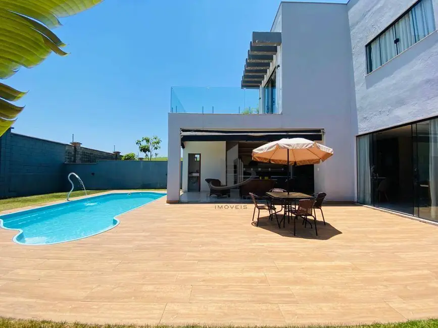 Foto 6 de Casa de Condomínio com 3 quartos à venda, 444m2 em Volta Redonda - RJ