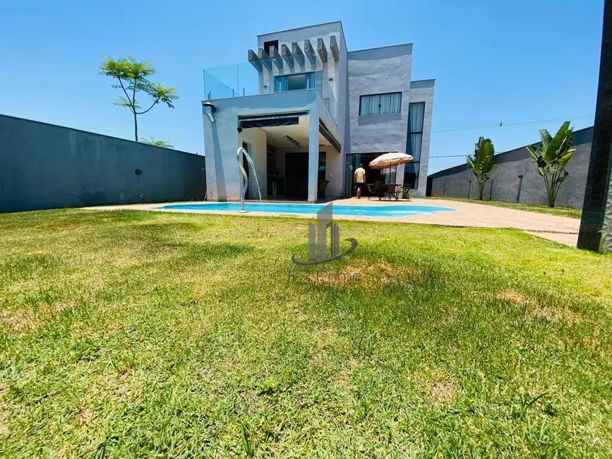 Foto 2 de Casa de Condomínio com 3 quartos à venda, 444m2 em Volta Redonda - RJ