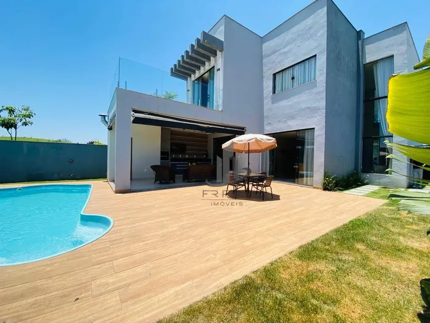 Foto 1 de Casa de Condomínio com 3 quartos à venda, 444m2 em Volta Redonda - RJ