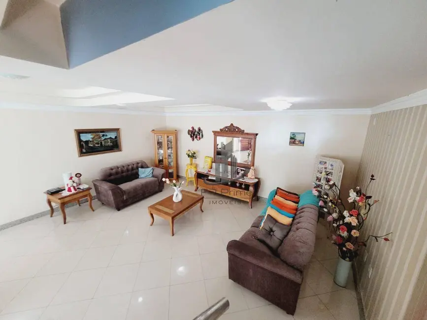 Casa com 5 quartos à venda, 267m2 em Sessenta, Volta Redonda - RJ - imagem 3 Foto 3 de Casa com 5 quartos à venda, 267m2 em Sessenta, Volta Redonda - RJ