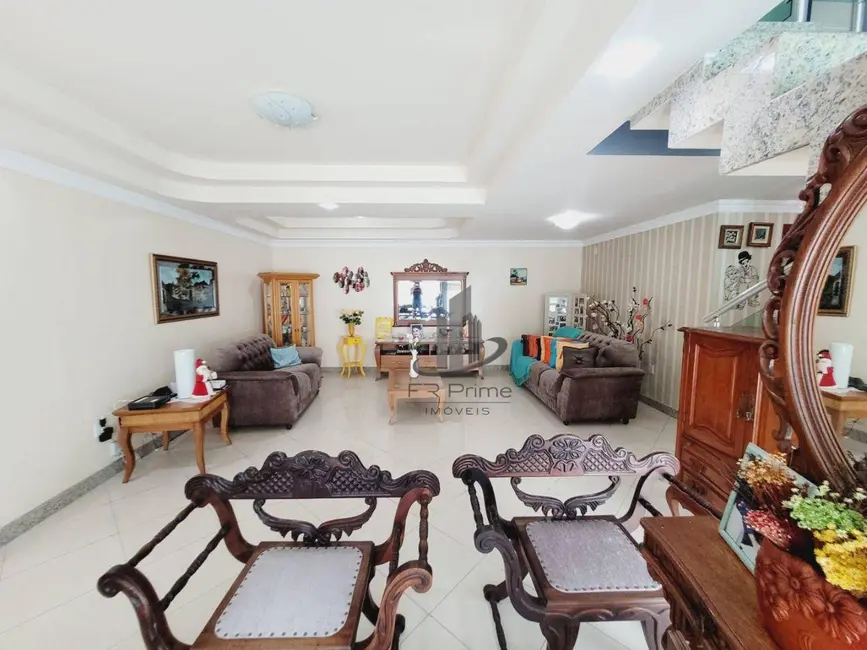 Foto 2 de Casa com 5 quartos à venda, 267m2 em Sessenta, Volta Redonda - RJ