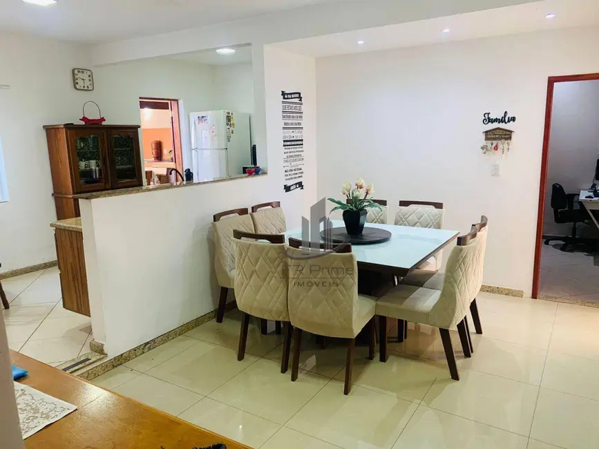 Foto 2 de Casa com 4 quartos à venda, 352m2 em Dom Bosco, Volta Redonda - RJ