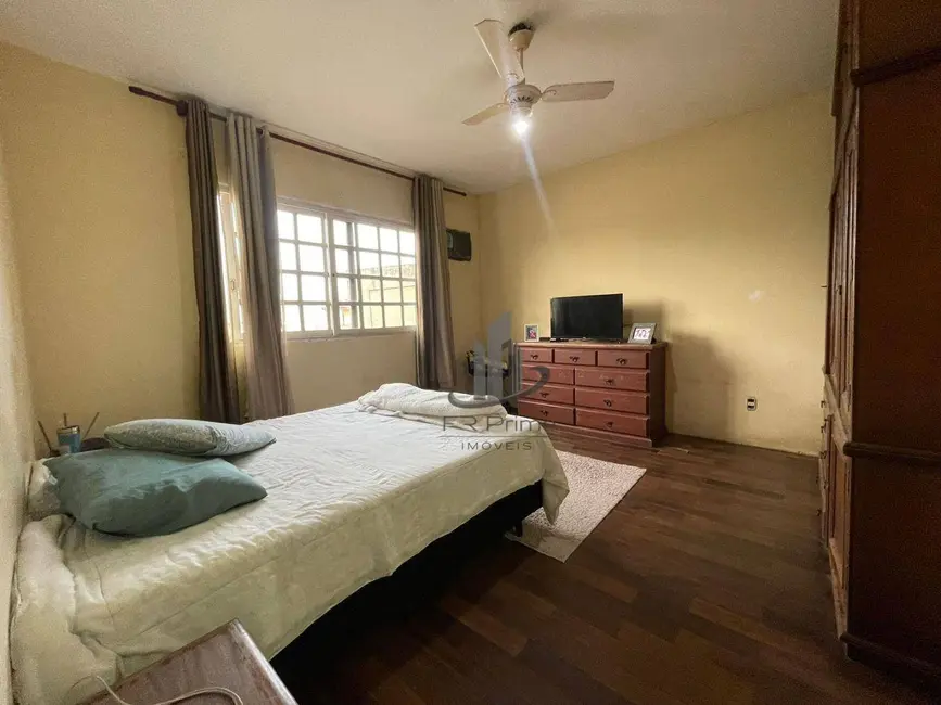 Foto 1 de Casa com 4 quartos à venda, 500m2 em Jardim Amália, Volta Redonda - RJ