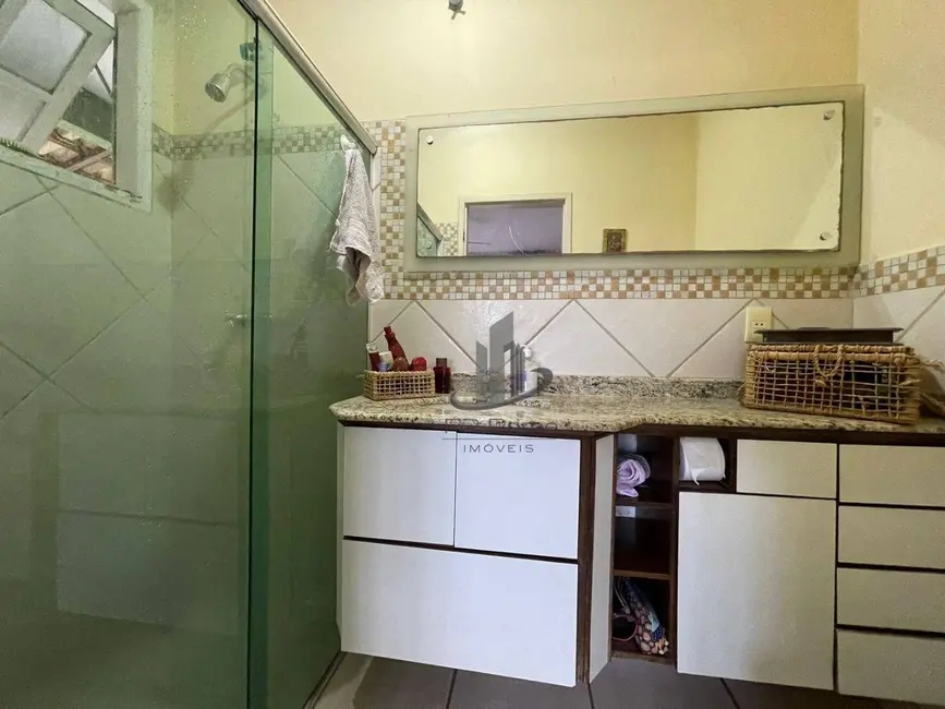 Casa com 4 quartos à venda, 500m2 em Jardim Amália, Volta Redonda - RJ - imagem 6 Foto 6 de Casa com 4 quartos à venda, 500m2 em Jardim Amália, Volta Redonda - RJ