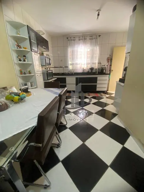 Casa com 3 quartos à venda, 385m2 em Jardim Belvedere, Volta Redonda - RJ - imagem 4 Foto 4 de Casa com 3 quartos à venda, 385m2 em Jardim Belvedere, Volta Redonda - RJ