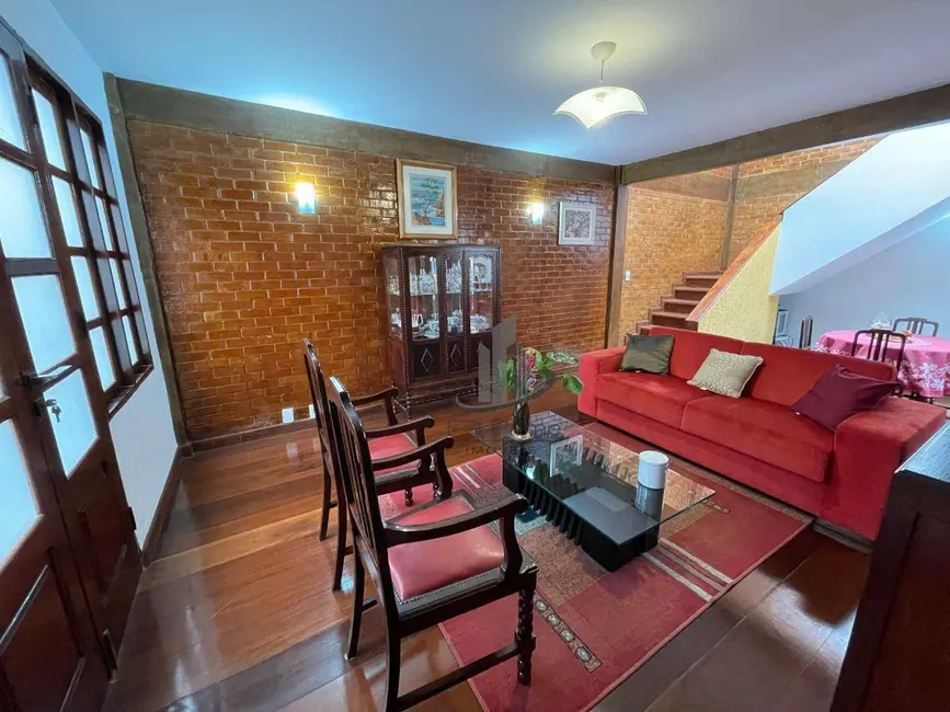 Casa com 2 quartos à venda, 211m2 em Vila Santa Cecília, Volta Redonda - RJ - imagem 6 Foto 6 de Casa com 2 quartos à venda, 211m2 em Vila Santa Cecília, Volta Redonda - RJ