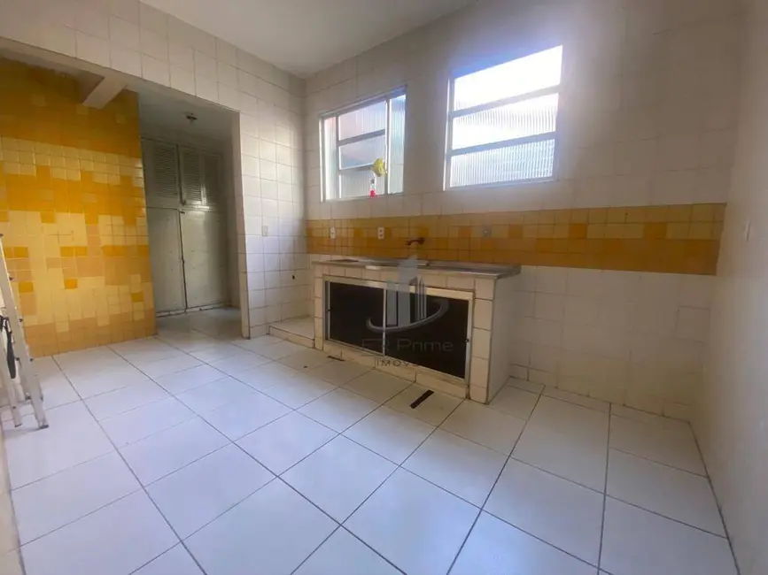 Foto 3 de Casa com 3 quartos para alugar, 148m2 em Vila Santa Cecília, Volta Redonda - RJ