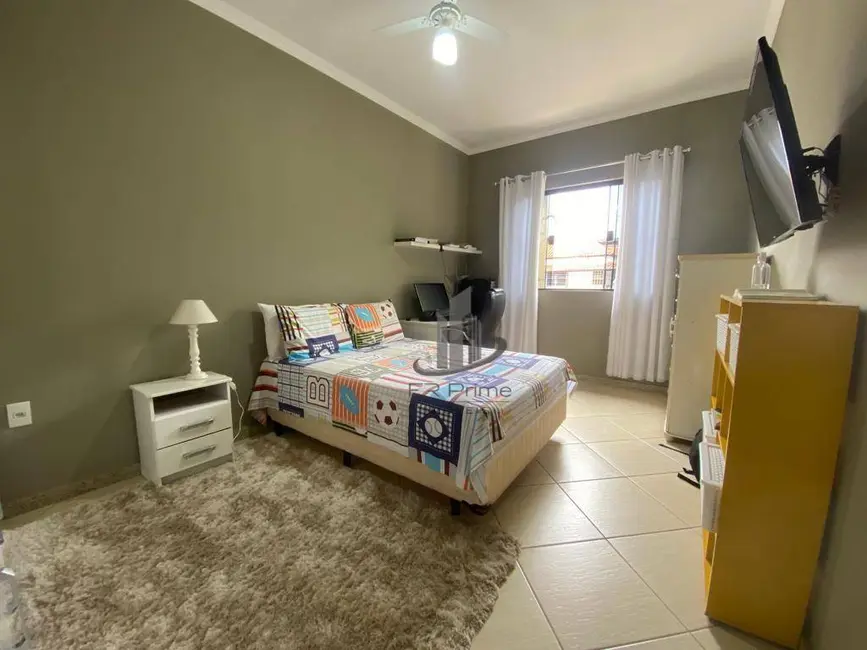 Foto 1 de Casa com 5 quartos à venda, 305m2 em Jardim Amália, Volta Redonda - RJ