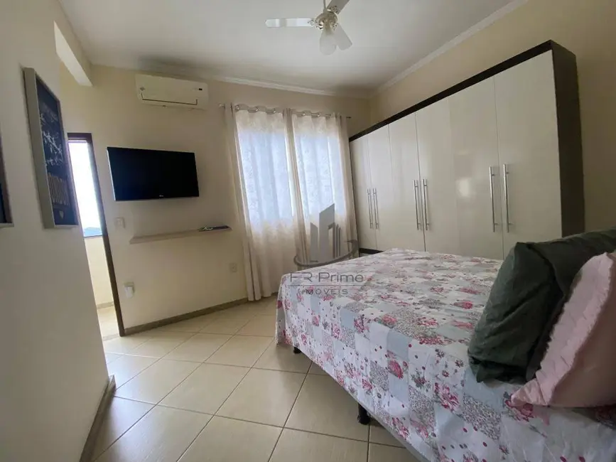 Foto 3 de Casa com 5 quartos à venda, 305m2 em Jardim Amália, Volta Redonda - RJ