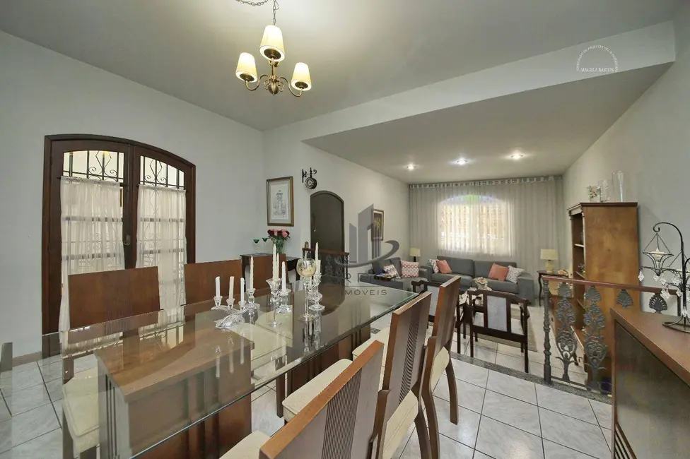 Casa com 3 quartos à venda, 261m2 em Jardim Amália, Volta Redonda - RJ - imagem 5 Foto 5 de Casa com 3 quartos à venda, 261m2 em Jardim Amália, Volta Redonda - RJ
