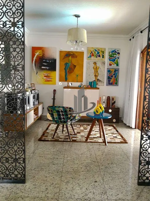 Casa com 3 quartos à venda, 715m2 em Jardim Normandia, Volta Redonda - RJ - imagem 8 Foto 8 de Casa com 3 quartos à venda, 715m2 em Jardim Normandia, Volta Redonda - RJ