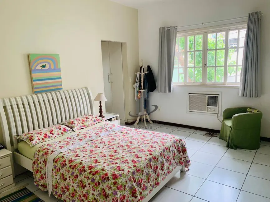 Casa com 5 quartos à venda, 501m2 em Jardim Amália, Volta Redonda - RJ - imagem 6 Foto 6 de Casa com 5 quartos à venda, 501m2 em Jardim Amália, Volta Redonda - RJ