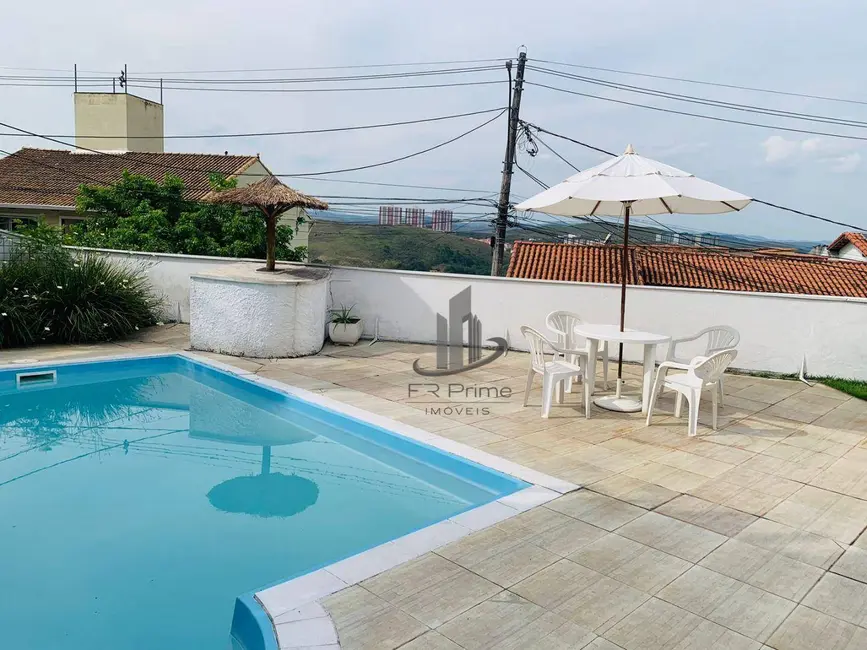 Casa com 5 quartos à venda, 501m2 em Jardim Amália, Volta Redonda - RJ - imagem 3 Foto 3 de Casa com 5 quartos à venda, 501m2 em Jardim Amália, Volta Redonda - RJ