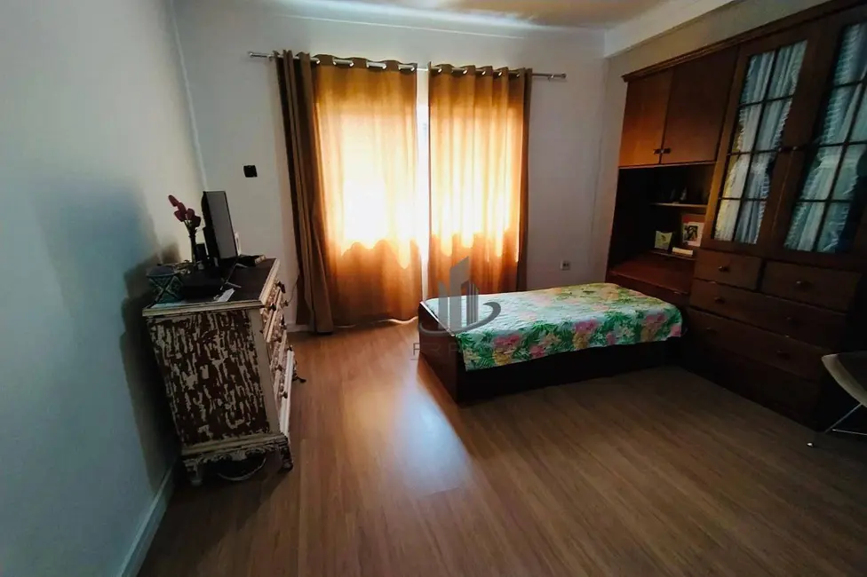 Foto 8 de Casa com 4 quartos à venda, 309m2 em Voldac, Volta Redonda - RJ