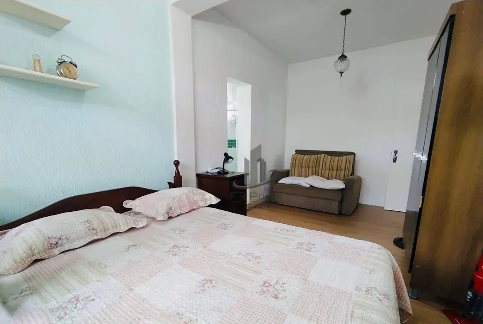 Foto 4 de Casa com 4 quartos à venda, 309m2 em Voldac, Volta Redonda - RJ