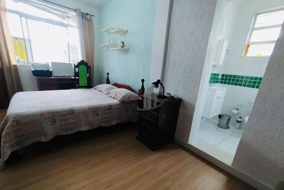 Foto 5 de Casa com 4 quartos à venda, 309m2 em Voldac, Volta Redonda - RJ