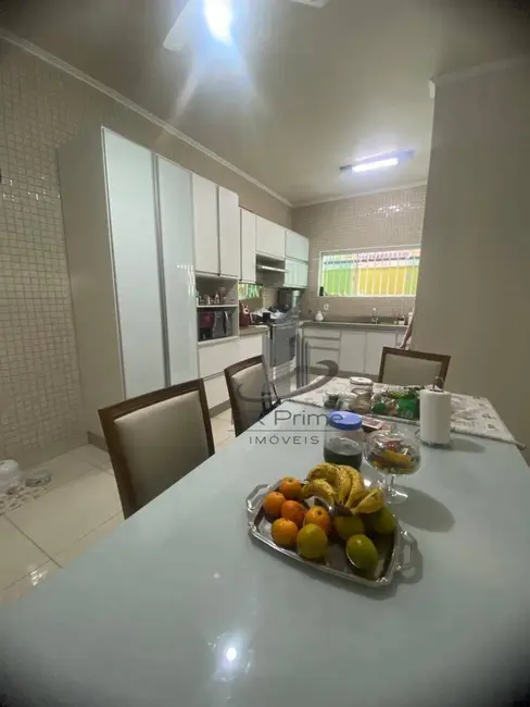 Casa com 4 quartos à venda, 660m2 em Vila Mury, Volta Redonda - RJ - imagem 4 Foto 4 de Casa com 4 quartos à venda, 660m2 em Vila Mury, Volta Redonda - RJ