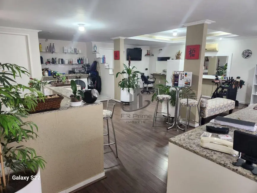 Casa com 4 quartos à venda, 360m2 em São João Batista, Volta Redonda - RJ - imagem 5 Foto 5 de Casa com 4 quartos à venda, 360m2 em São João Batista, Volta Redonda - RJ