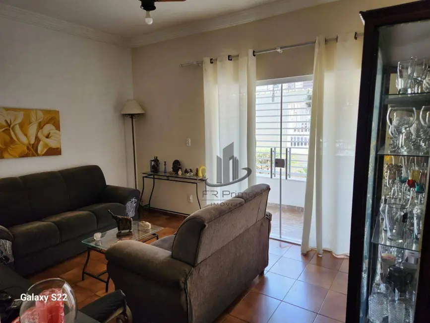Casa com 4 quartos à venda, 360m2 em São João Batista, Volta Redonda - RJ - imagem 6 Foto 6 de Casa com 4 quartos à venda, 360m2 em São João Batista, Volta Redonda - RJ