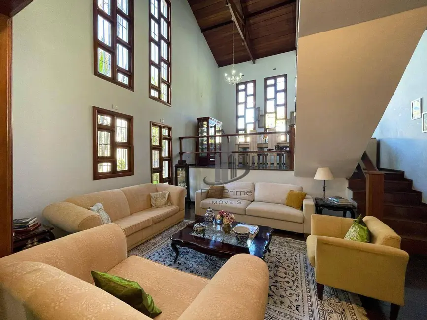 Casa com 5 quartos à venda, 540m2 em Jardim Esperança, Volta Redonda - RJ - imagem 6 Foto 6 de Casa com 5 quartos à venda, 540m2 em Jardim Esperança, Volta Redonda - RJ