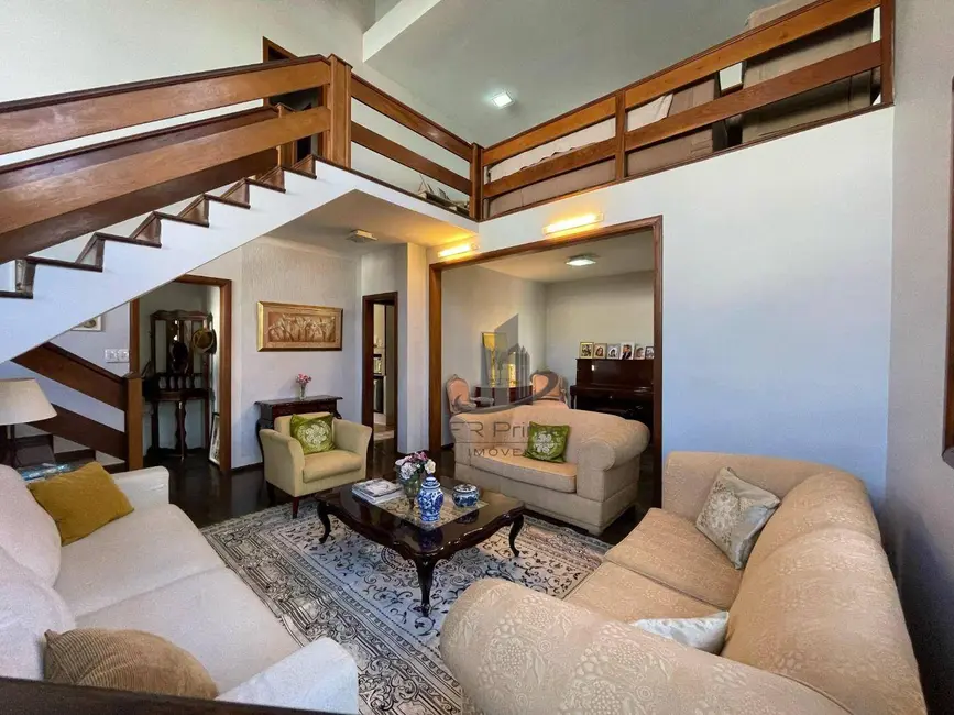 Casa com 5 quartos à venda, 540m2 em Jardim Esperança, Volta Redonda - RJ - imagem 8 Foto 8 de Casa com 5 quartos à venda, 540m2 em Jardim Esperança, Volta Redonda - RJ