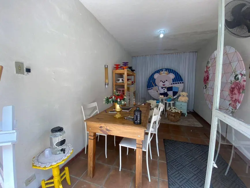 Foto 3 de Casa com 4 quartos à venda, 440m2 em Eucaliptal, Volta Redonda - RJ