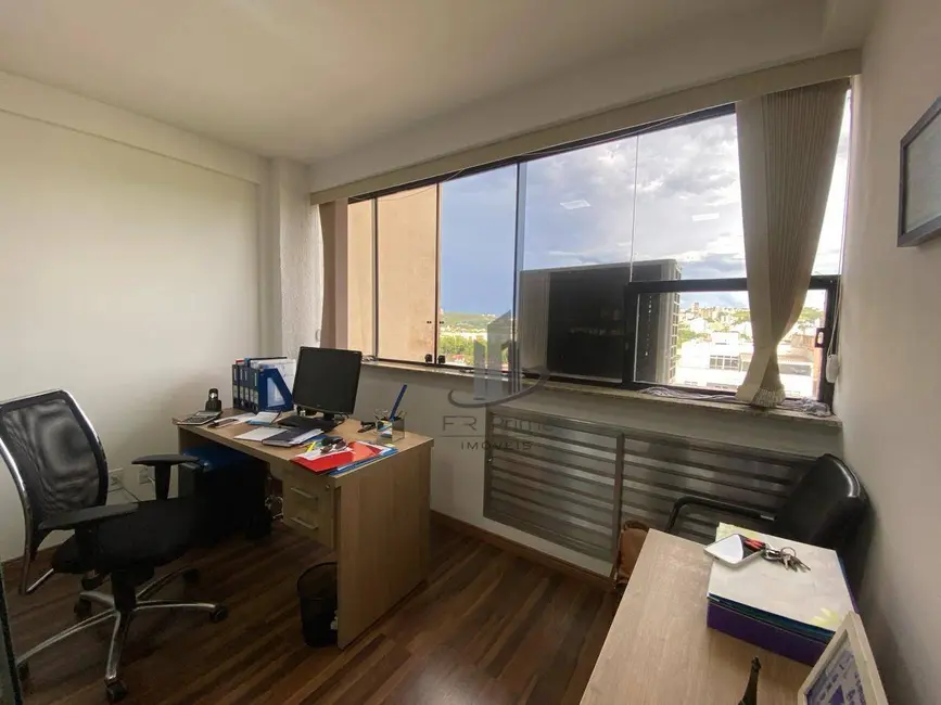 Sala Comercial à venda, 35m2 em Aterrado, Volta Redonda - RJ - imagem 9 Foto 9 de Sala Comercial à venda, 35m2 em Aterrado, Volta Redonda - RJ