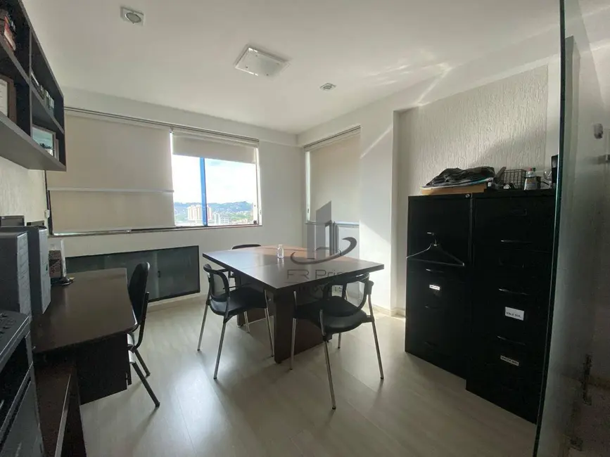 Sala Comercial à venda, 35m2 em Aterrado, Volta Redonda - RJ - imagem 3 Foto 3 de Sala Comercial à venda, 35m2 em Aterrado, Volta Redonda - RJ