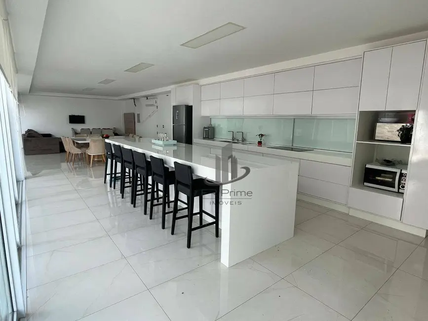 Foto 2 de Casa de Condomínio com 3 quartos à venda, 330m2 em Jardim Belvedere, Volta Redonda - RJ