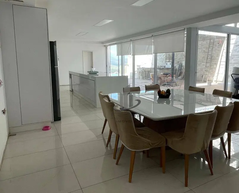 Casa de Condomínio com 3 quartos à venda, 330m2 em Jardim Belvedere, Volta Redonda - RJ - imagem 7 Foto 7 de Casa de Condomínio com 3 quartos à venda, 330m2 em Jardim Belvedere, Volta Redonda - RJ