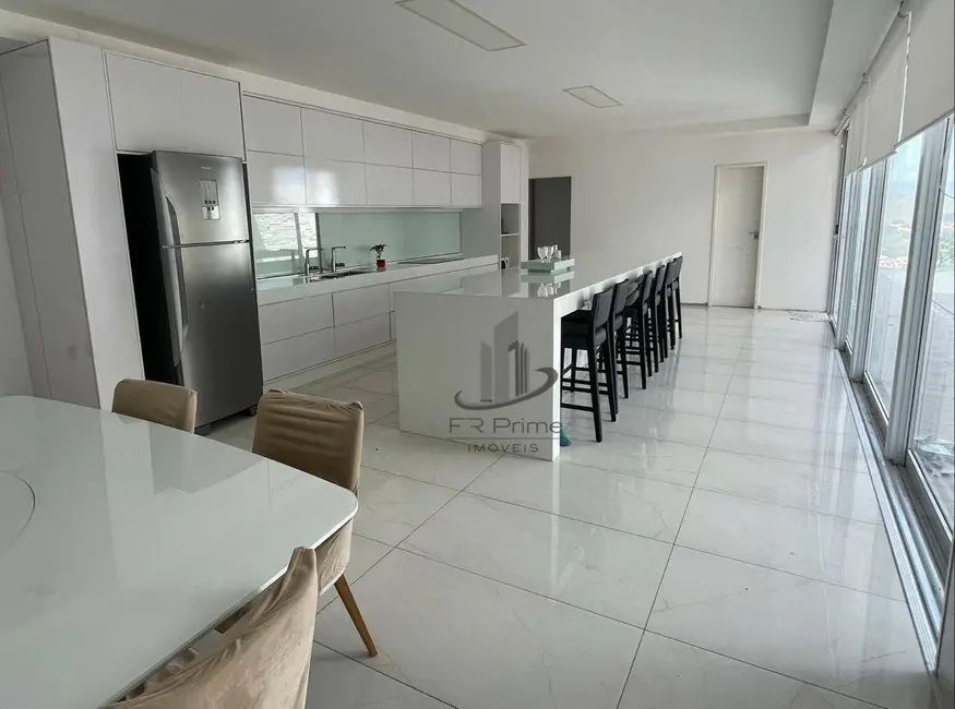Casa de Condomínio com 3 quartos à venda, 330m2 em Jardim Belvedere, Volta Redonda - RJ - imagem 5 Foto 5 de Casa de Condomínio com 3 quartos à venda, 330m2 em Jardim Belvedere, Volta Redonda - RJ