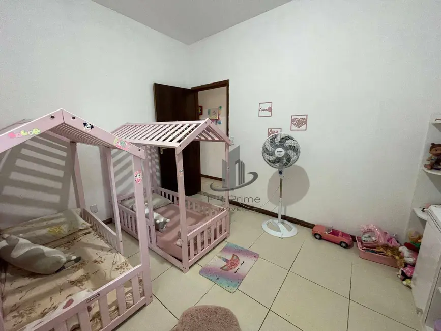 Casa com 3 quartos à venda, 300m2 em Vila Ursulino, Barra Mansa - RJ - imagem 8 Foto 8 de Casa com 3 quartos à venda, 300m2 em Vila Ursulino, Barra Mansa - RJ