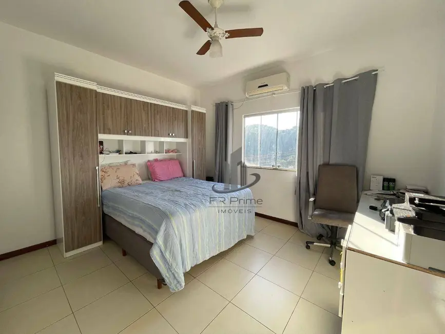 Casa com 3 quartos à venda, 300m2 em Vila Ursulino, Barra Mansa - RJ - imagem 4 Foto 4 de Casa com 3 quartos à venda, 300m2 em Vila Ursulino, Barra Mansa - RJ