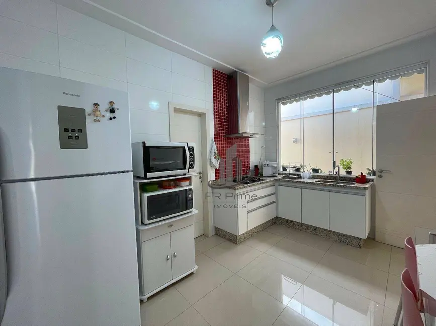 Foto 8 de Casa com 2 quartos à venda, 330m2 em Jardim Belvedere, Volta Redonda - RJ