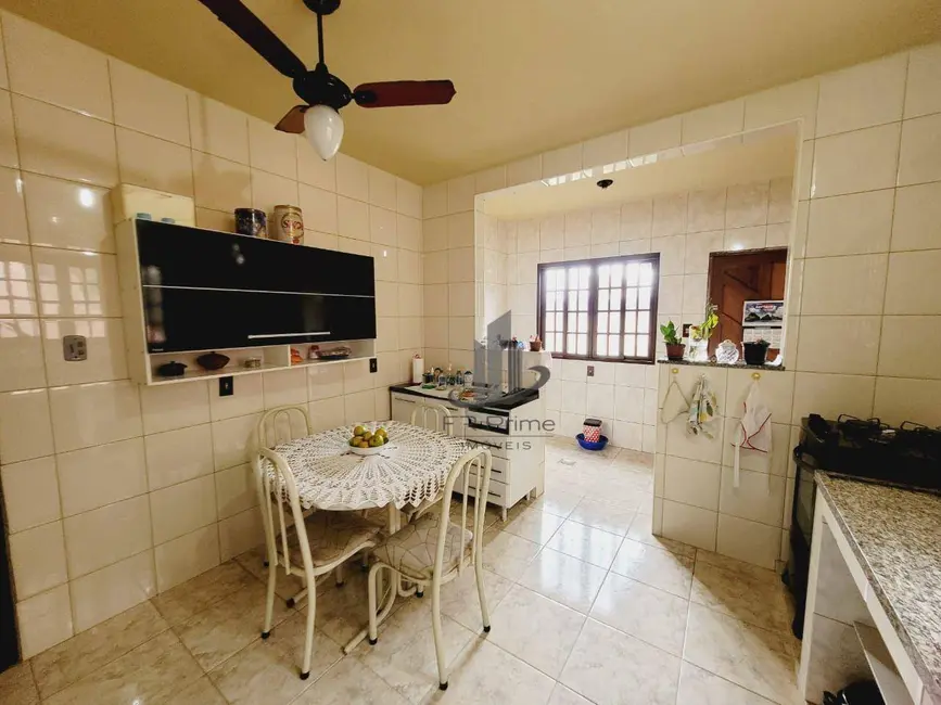 Foto 2 de Casa com 3 quartos à venda, 223m2 em Monte Castelo, Volta Redonda - RJ