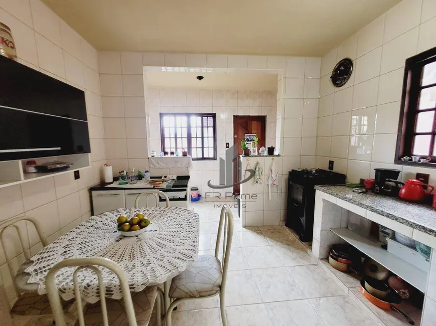 Casa com 3 quartos à venda, 223m2 em Monte Castelo, Volta Redonda - RJ - imagem 4 Foto 4 de Casa com 3 quartos à venda, 223m2 em Monte Castelo, Volta Redonda - RJ