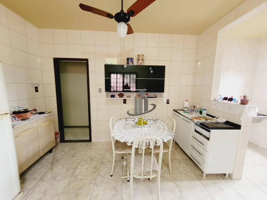 Casa com 3 quartos à venda, 223m2 em Monte Castelo, Volta Redonda - RJ - imagem 5 Foto 5 de Casa com 3 quartos à venda, 223m2 em Monte Castelo, Volta Redonda - RJ